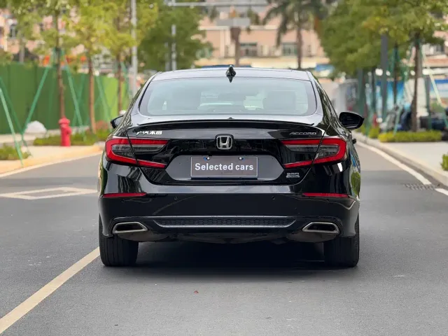 Honda Accord — Фото автомобиля 5