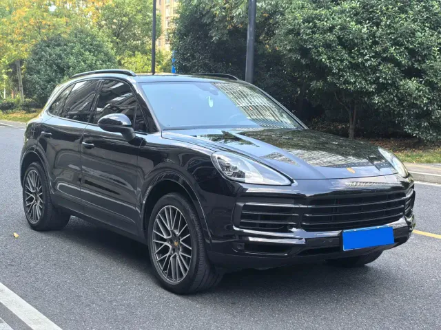 Porsche Cayenne — Фото автомобиля 3