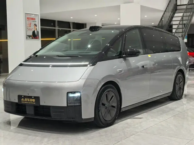 Фотография автомобиля — Li Auto MEGA