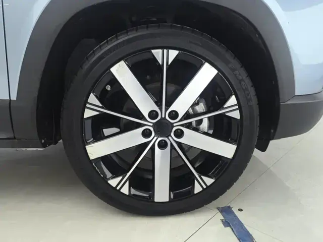 Geely ICON — Фото автомобиля 6
