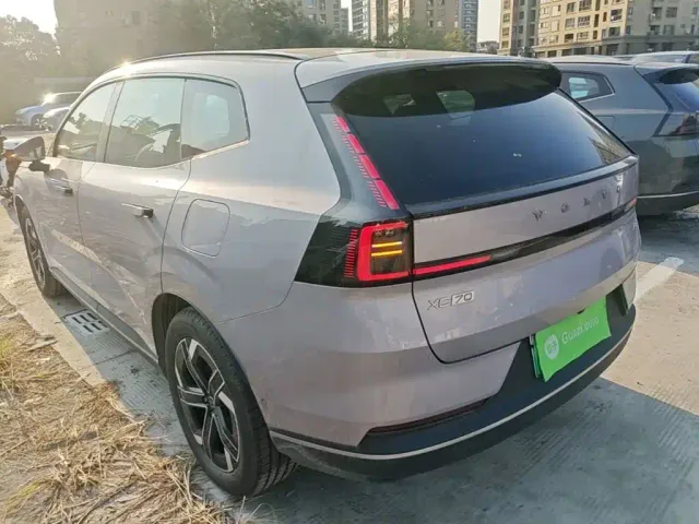 Volvo XC70 Plug-in Hybrid — Фото автомобиля 4