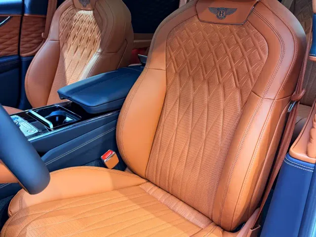 Bentley Flying Spur — Фото автомобиля 10
