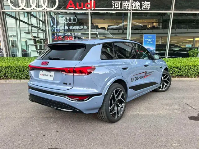 Audi Q6L e-tron — Фото автомобиля 3