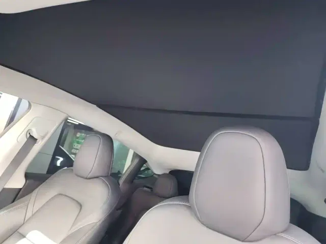 Tesla Model Y — Фото автомобиля 17