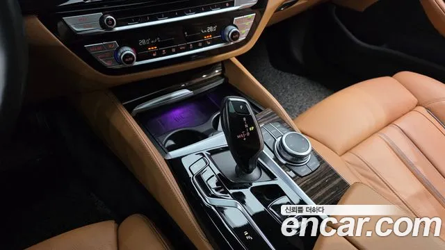 BMW 5-Series — Фото автомобиля 9