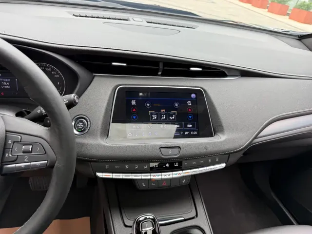 Cadillac XT4 — Фото автомобиля 25