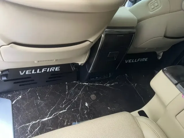 Toyota Vellfire — Фото автомобиля 13