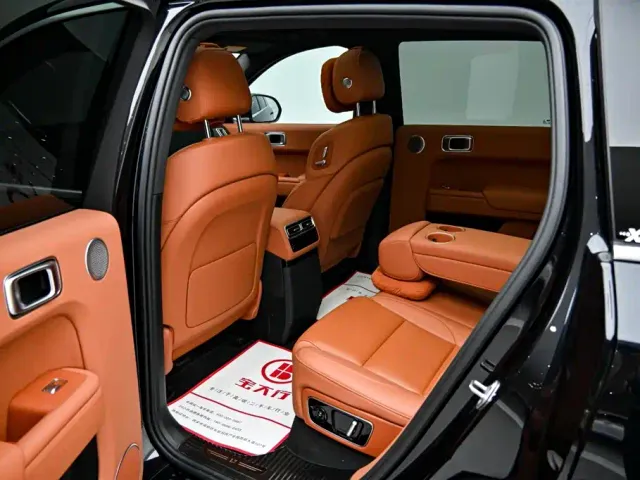 Li Auto L7 — Фото автомобиля 14