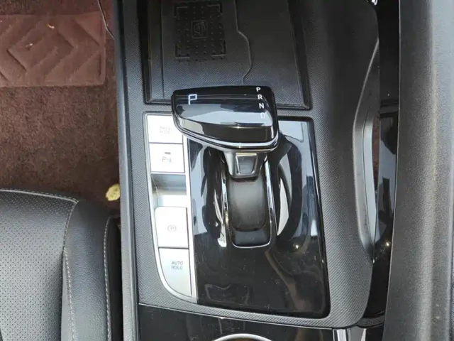 Hyundai Elantra — Фото автомобиля 16