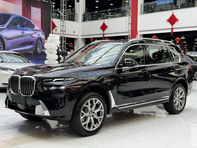 Фотография автомобиля — BMW X7