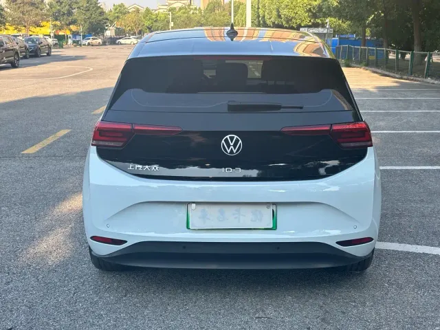 Volkswagen ID.3 — Фото автомобиля 9