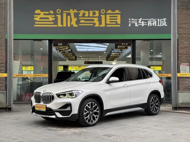 Фотография автомобиля — BMW X1