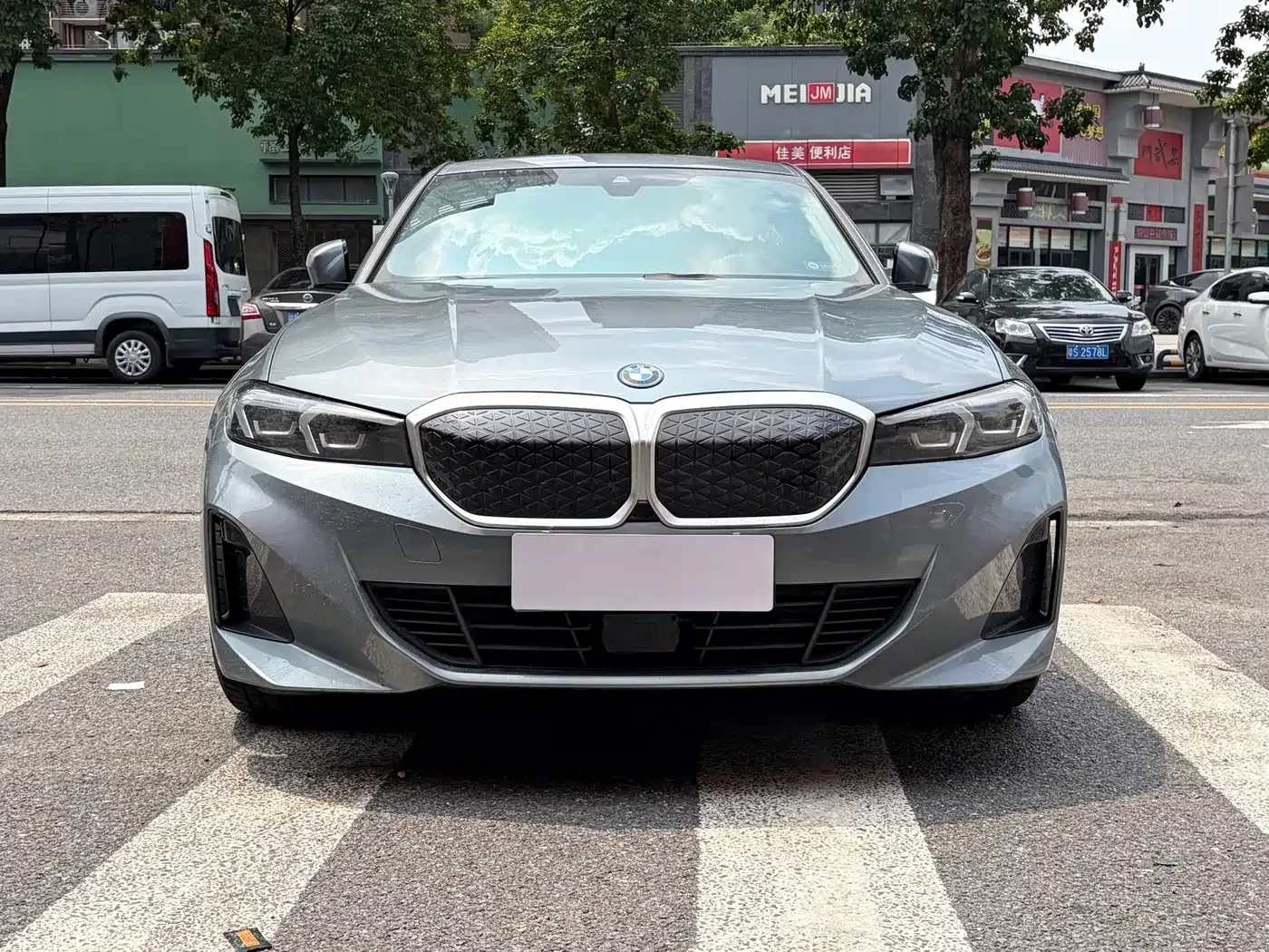 BMW BMW i3 2025 eDrive 35 L — Фото автомобиля 2
