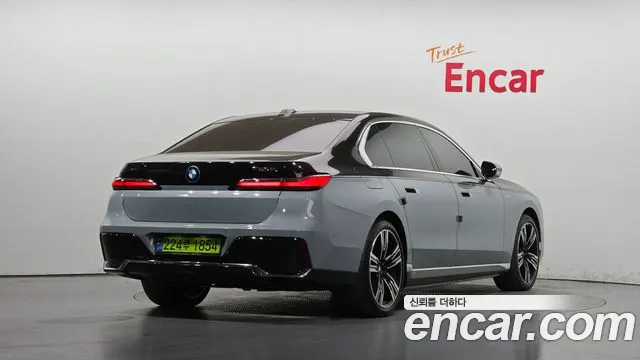 BMW 7 Series — Фото автомобиля 2