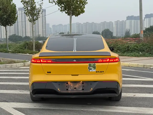 Dongfeng eπ 007 — Фото автомобиля 8