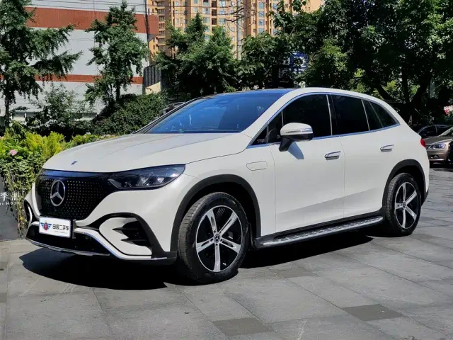Фотография автомобиля — Mercedes-Benz EQE SUV