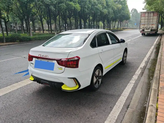 Dongfeng Fengshen E70 — Фото автомобиля 8