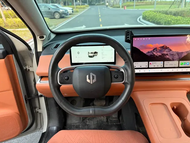 Leapmotor C10 — Фото автомобиля 11