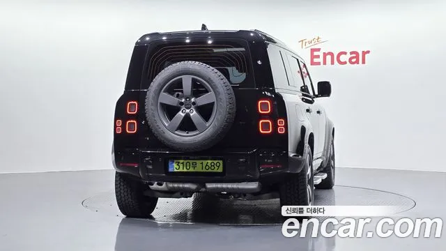 Land Rover Defender — Фото автомобиля 4