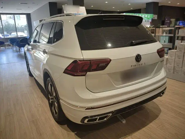 Volkswagen Tiguan L — Фото автомобиля 4