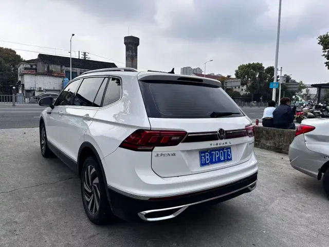 Volkswagen Tiguan L — Фото автомобиля 5