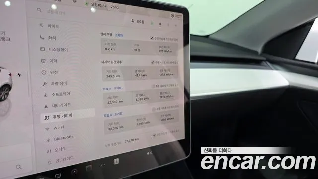 Tesla Model Y — Фото автомобиля 10