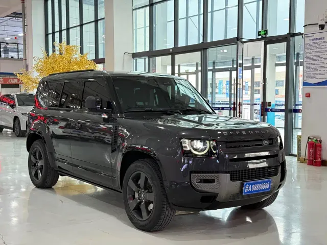 Land Rover Defender — Фото автомобиля 3
