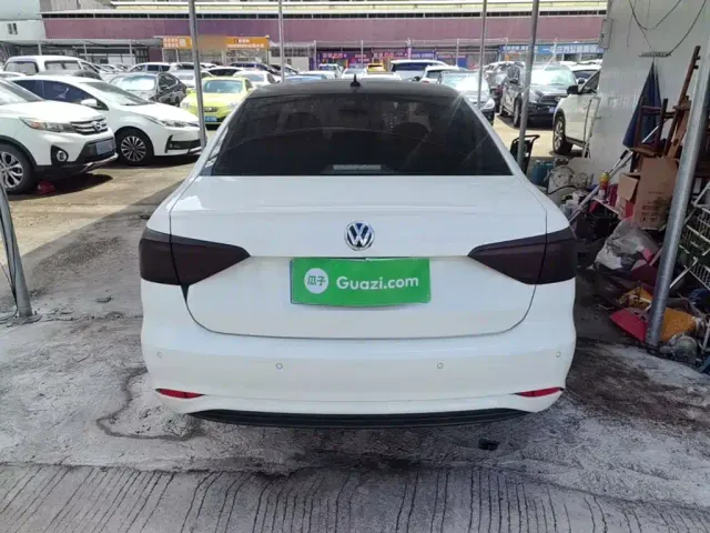 Volkswagen Lavida — Фото автомобиля 5