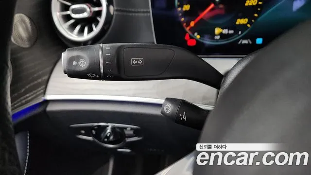 Mercedes-Benz E-Class — Фото автомобиля 8