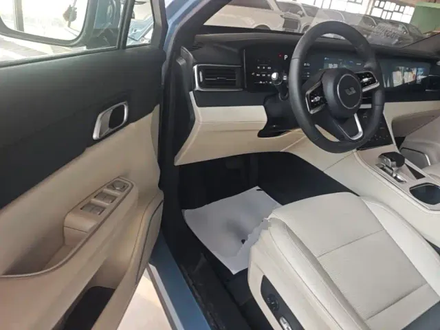 Li Auto ONE — Фото автомобиля 15