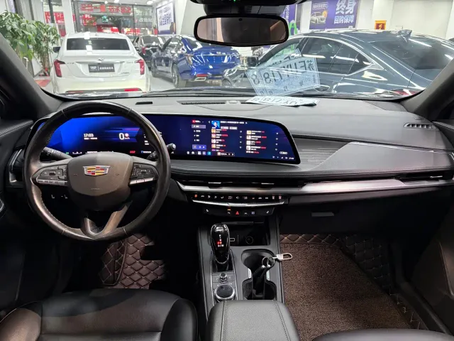 Cadillac XT4 — Фото автомобиля 8
