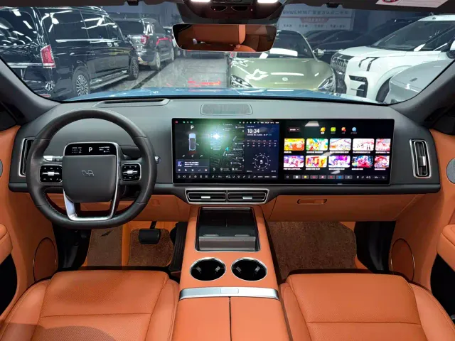 Li Auto L8 — Фото автомобиля 13