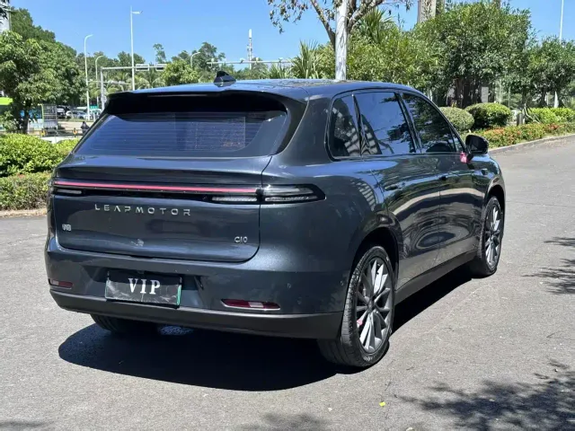 Leapmotor C10 — Фото автомобиля 8
