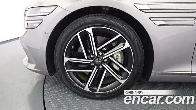 Genesis G80 Бензин 2.5 турбо AWD — Фото автомобиля 5