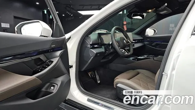 BMW 5 Series — Фото автомобиля 15