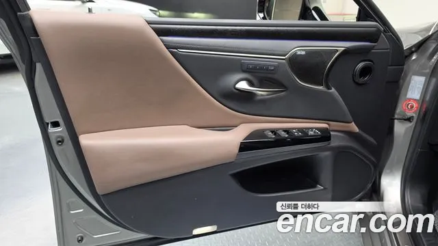 Lexus ES 7th Gen — Фото автомобиля 13