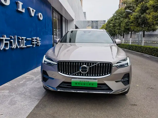 Volvo XC60 — Фото автомобиля 2