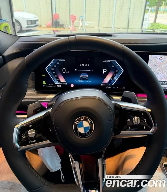 BMW 7 Series G70 — Фото автомобиля 10