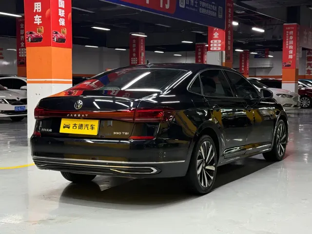 Volkswagen Passat — Фото автомобиля 4