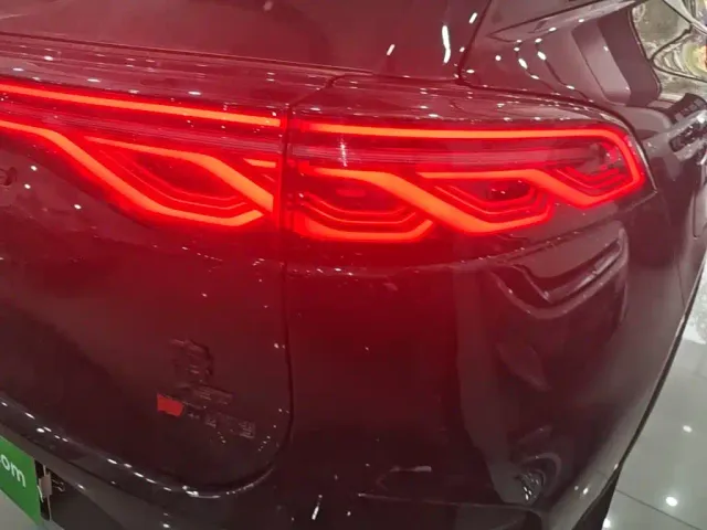 BYD Tang — Фото автомобиля 7