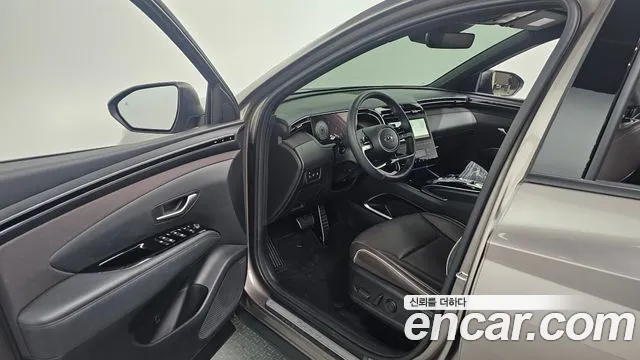 Hyundai Tucson Tucson (NX4) Бензин 1.6 турбо 2WD — Фото автомобиля 18