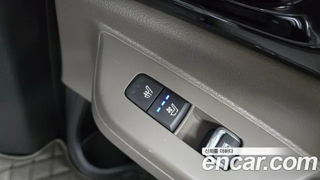Kia Carnival Generation 4 — Фото автомобиля 24