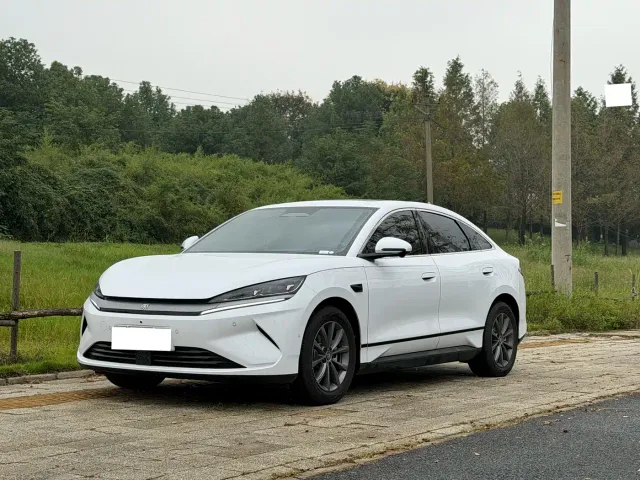 Фотография автомобиля — BYD Qin L