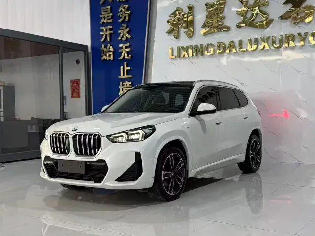 Фотография автомобиля — BMW X1
