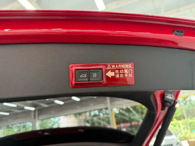 Audi Q2L — Фото автомобиля 12
