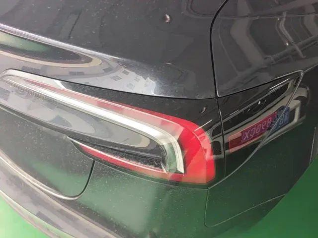 Tesla Model 3 — Фото автомобиля 7