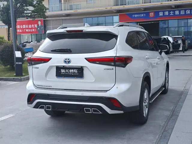 Toyota Highlander — Фото автомобиля 9