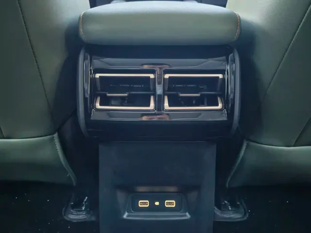 iCAR 03 — Фото автомобиля 13