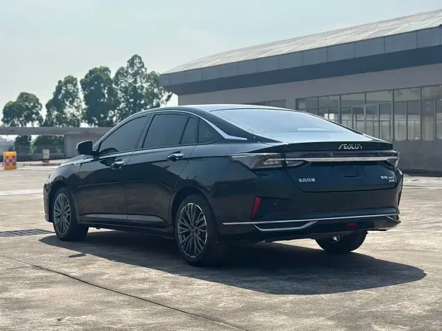 Dongfeng Yixuan MAX — Фото автомобиля 7