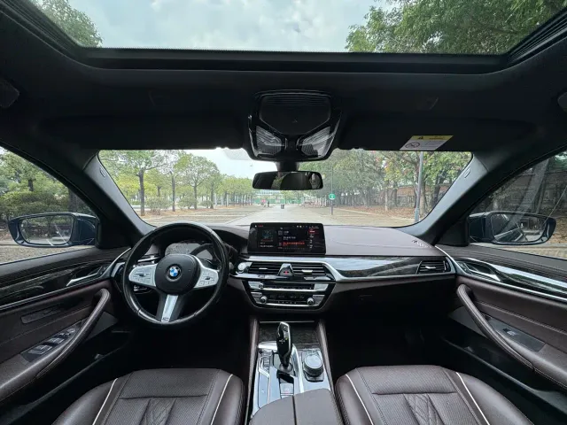 BMW 5 Series — Фото автомобиля 15